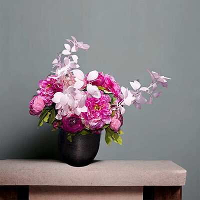 Aranjament din flori artificiale Armonie | Bujori real touch | Bijuterie quartz roz, cristale roz | AF0034