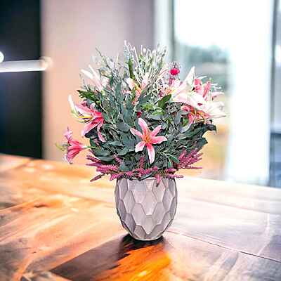 Aranjament din flori artificiale Armonie | Crini real touch | Bijuterie agata indiana, cristale albe | AF0071