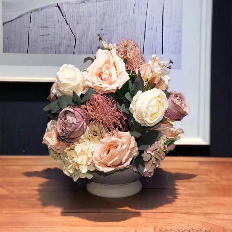 Aranjament din flori artificiale Fericire | Trandafiri real touch | Bijuterie piatra soarelui, cristale ivoare | AF0028 Aranjament din flori artificiale Fericire | Trandafiri real touch | Bijuterie piatra soarelui, cristale ivoare | AF0028