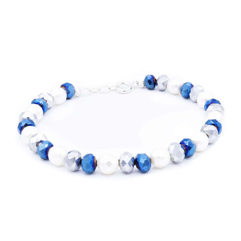 Bratara cu cristale albastre si argintii | Perle albe | Inchizatoare din argint | Structura Insirata | Handmade | BR0048 Bratara cu cristale albastre si argintii | Perle albe | Inchizatoare din argint | Structura Insirata | Handmade | BR0048
